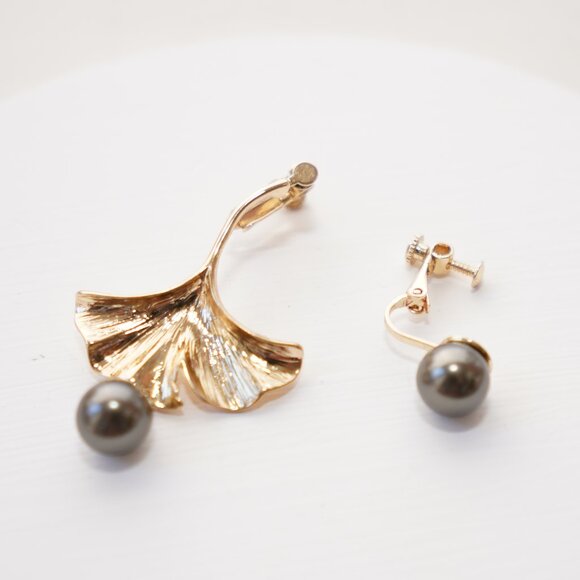 4/$25 Ginkgo Leaf Pearl Screw Back Clip on Earrings - Picture 2 of 4